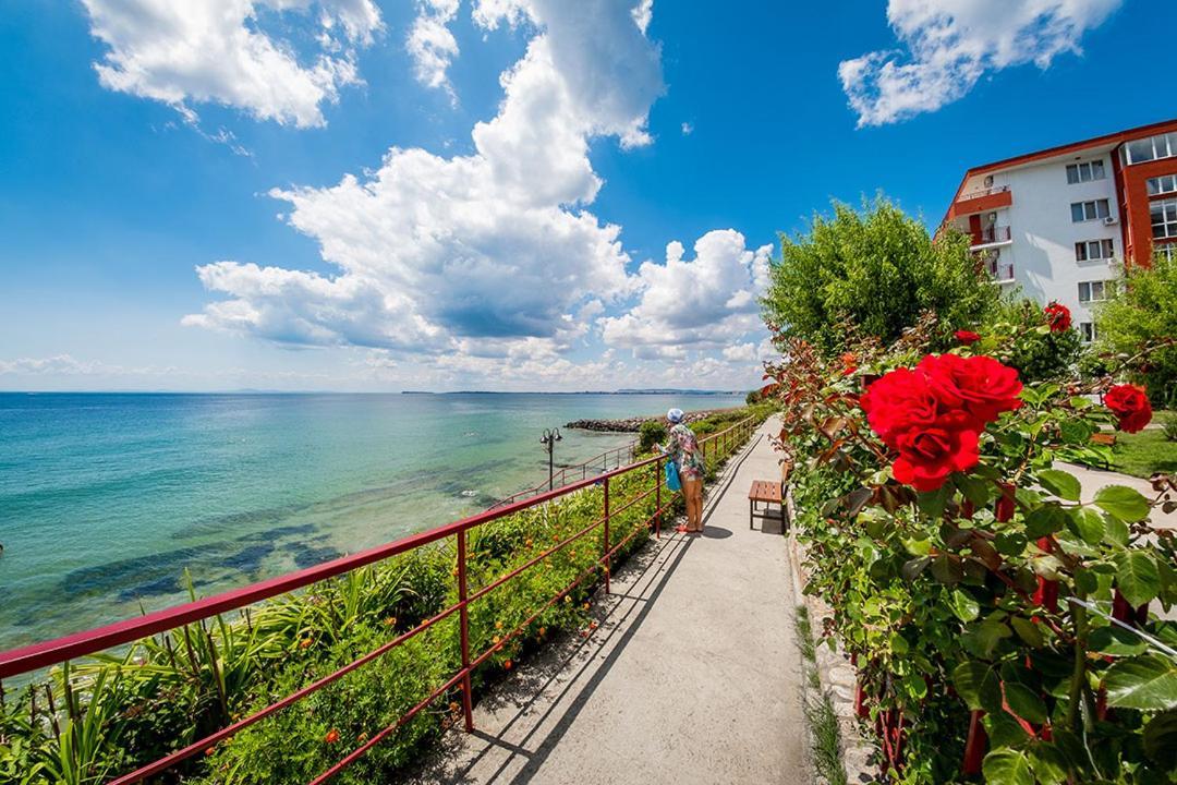 Grand Resort - Imperial Crown Fort Club - Prestige Apartments Elenite Buitenkant foto